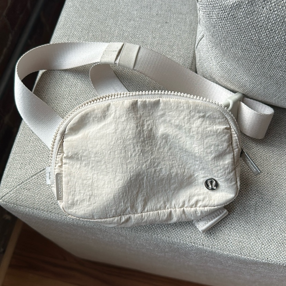 LULULEMON Everywhere Belt Bag
